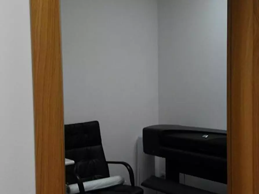 Immagine 4 di Ufficio in affitto  a Empoli