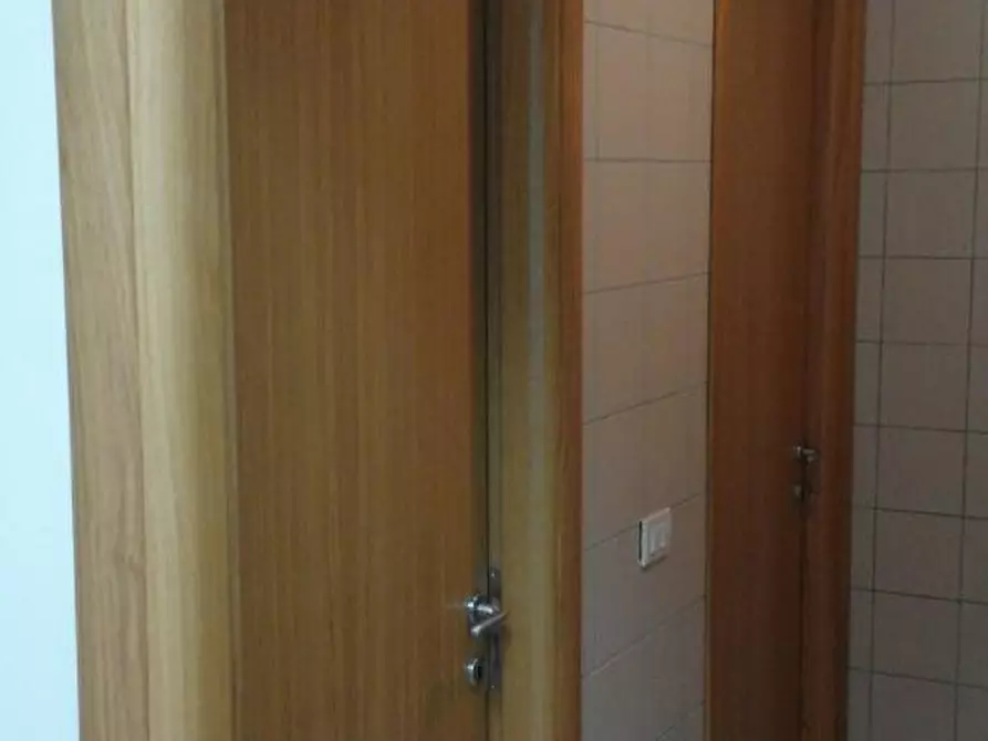 Immagine 5 di Ufficio in affitto  a Empoli