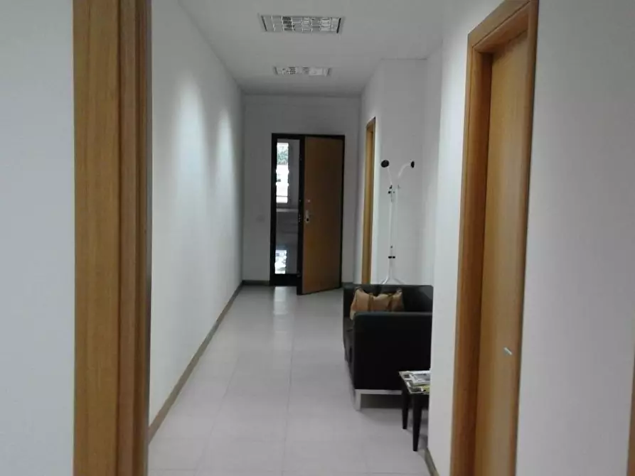 Immagine 6 di Ufficio in affitto  a Empoli