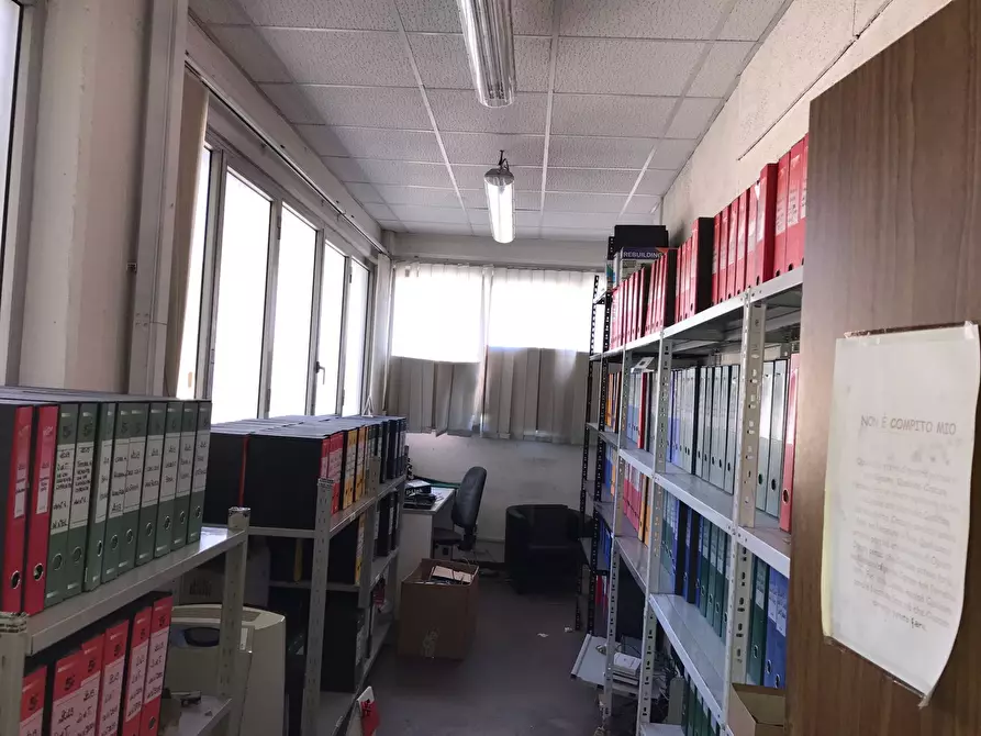 Immagine 4 di Attività commerciale in affitto  a Vinci