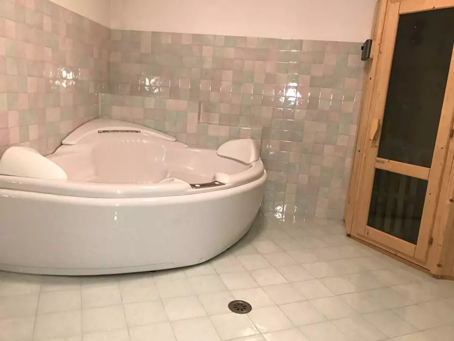 Immagine 26 di Villetta a schiera in affitto  a Empoli