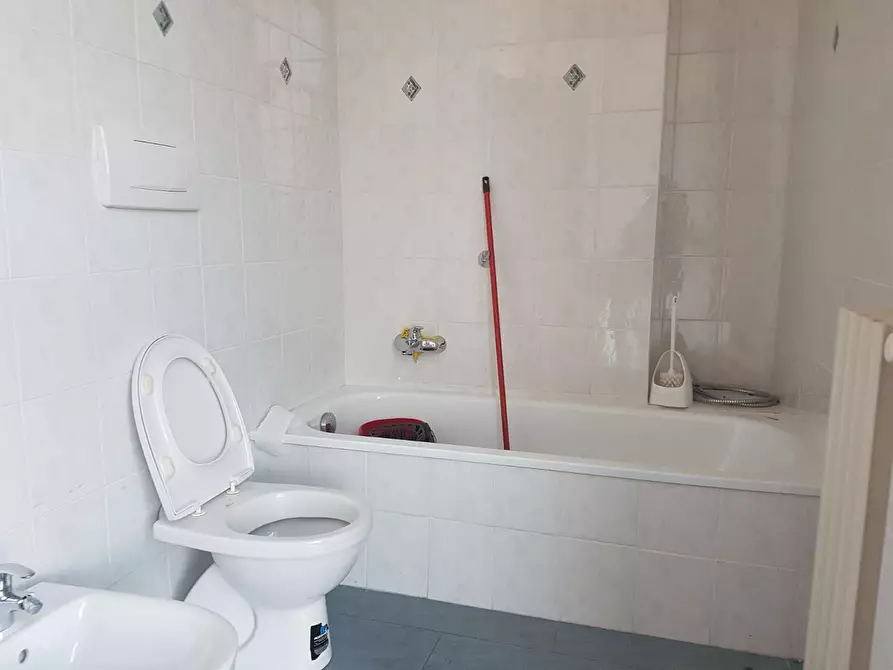 Immagine 11 di Ufficio in affitto  a Cerreto Guidi