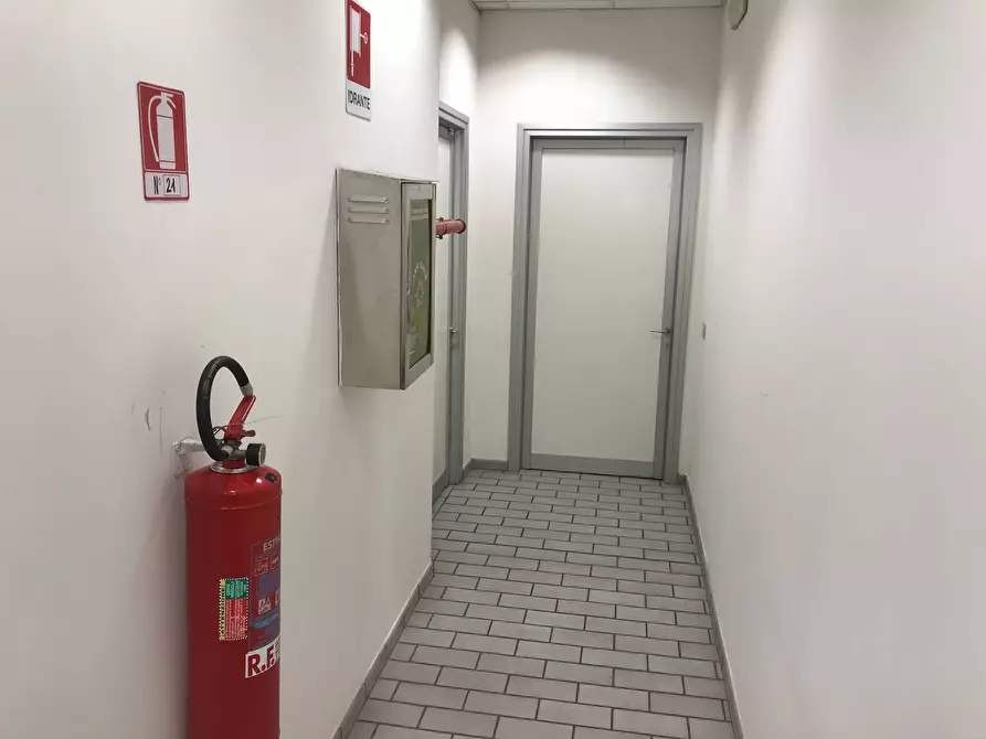 Immagine 4 di Ufficio in affitto  a Montelupo Fiorentino