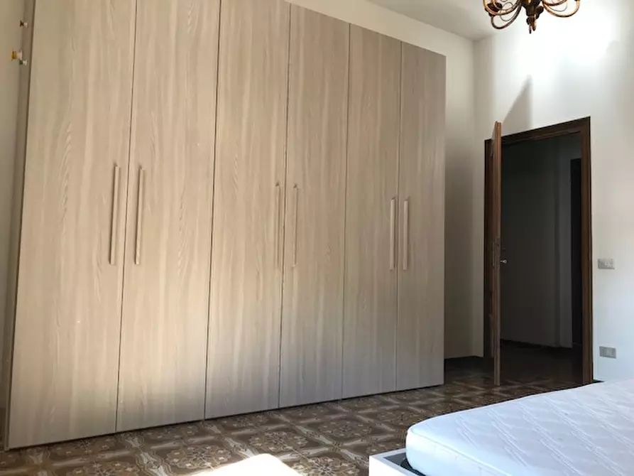 Immagine 11 di Camera in affitto  a Vinci