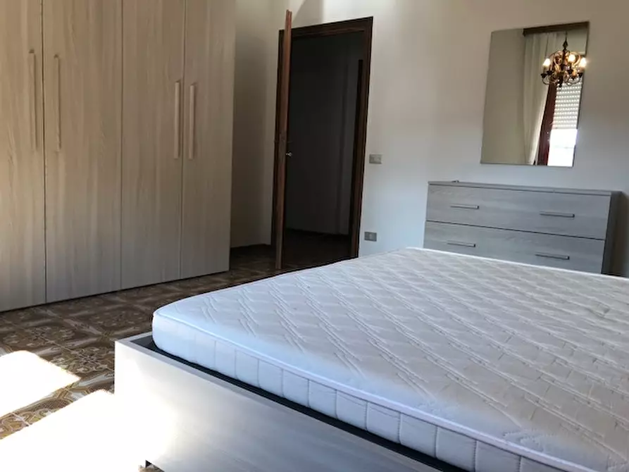 Immagine 12 di Camera in affitto  a Vinci