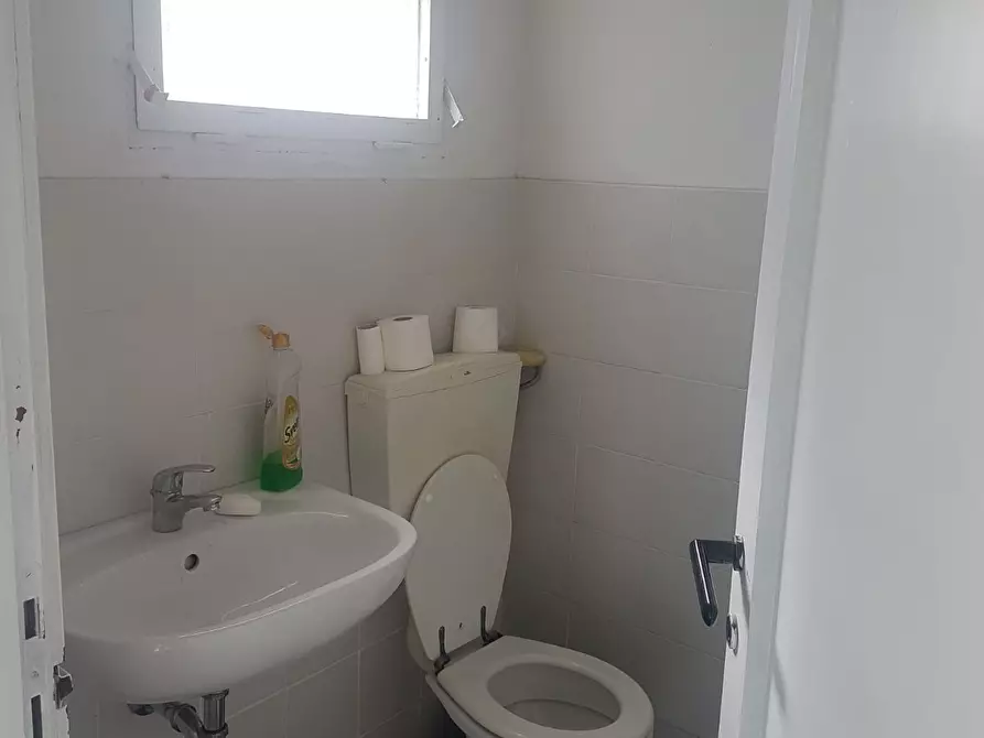 Immagine 4 di Ufficio in affitto  a Empoli