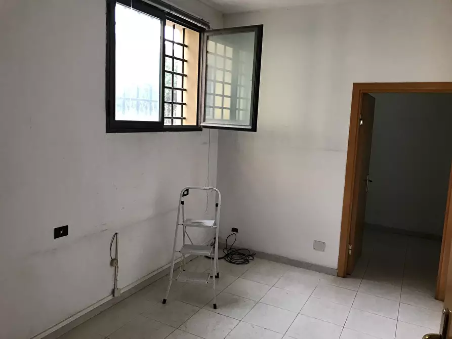 Immagine 5 di Attività commerciale in affitto  a Empoli