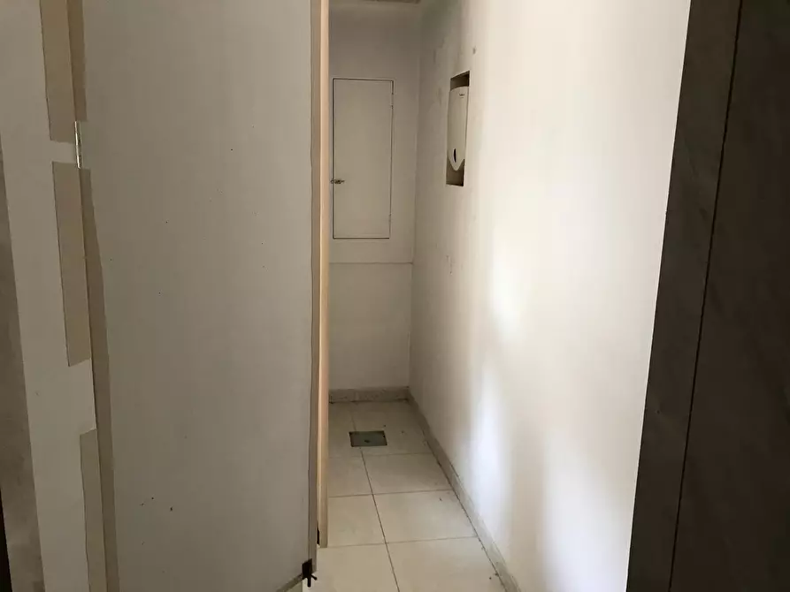 Immagine 8 di Attività commerciale in affitto  a Empoli