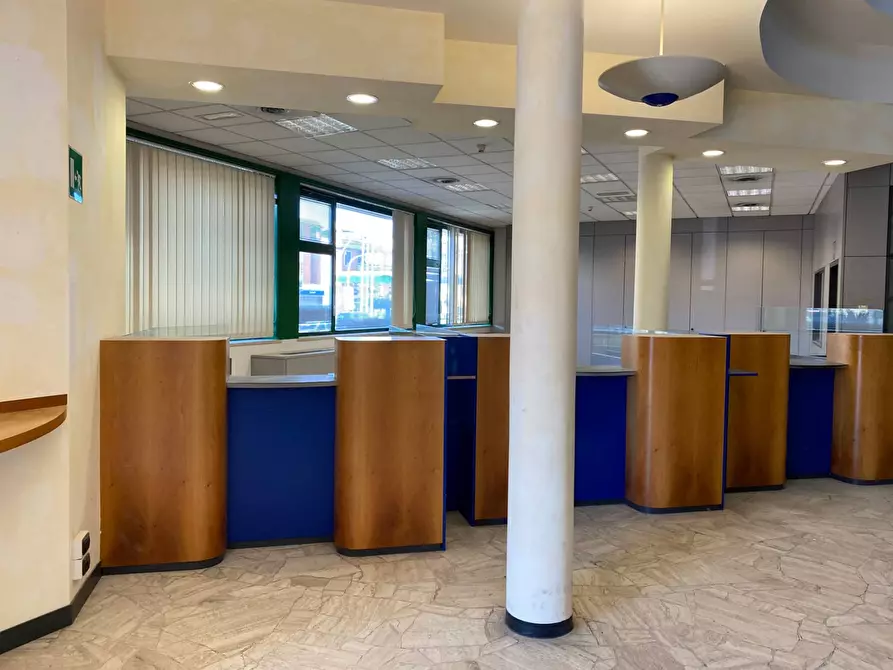 Immagine 11 di Ufficio in affitto  a Empoli