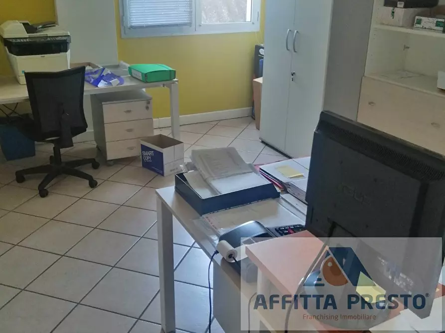 Immagine 11 di Magazzino in affitto  a Fucecchio