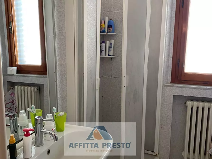 Immagine 5 di Camera in affitto  a Empoli