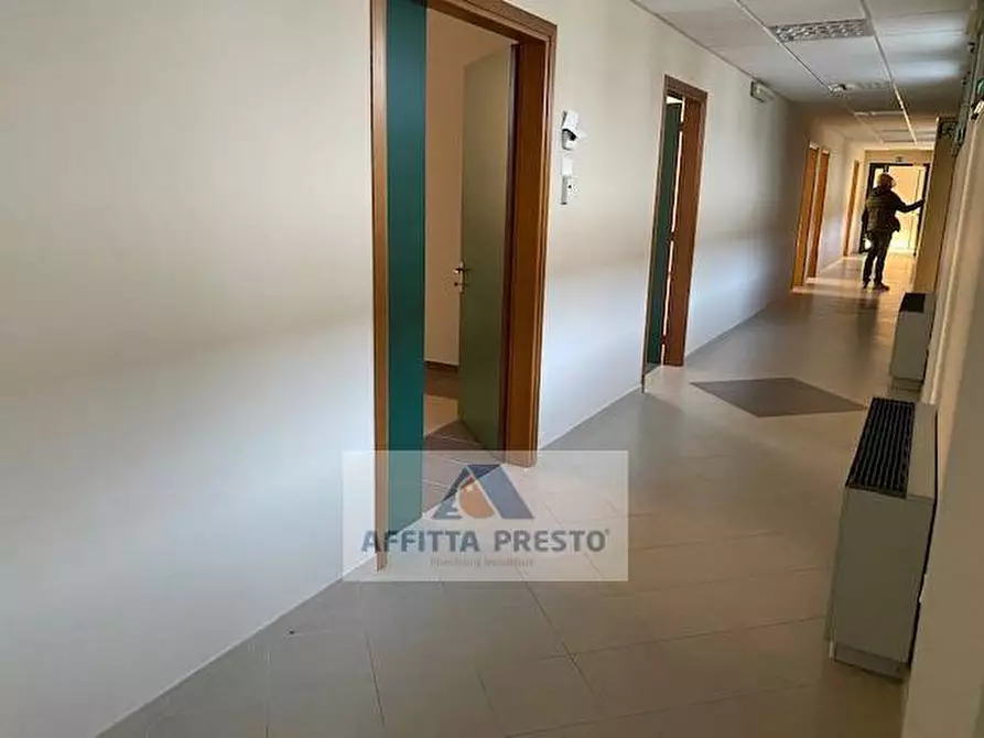 Immagine 7 di Ufficio in affitto  a Empoli