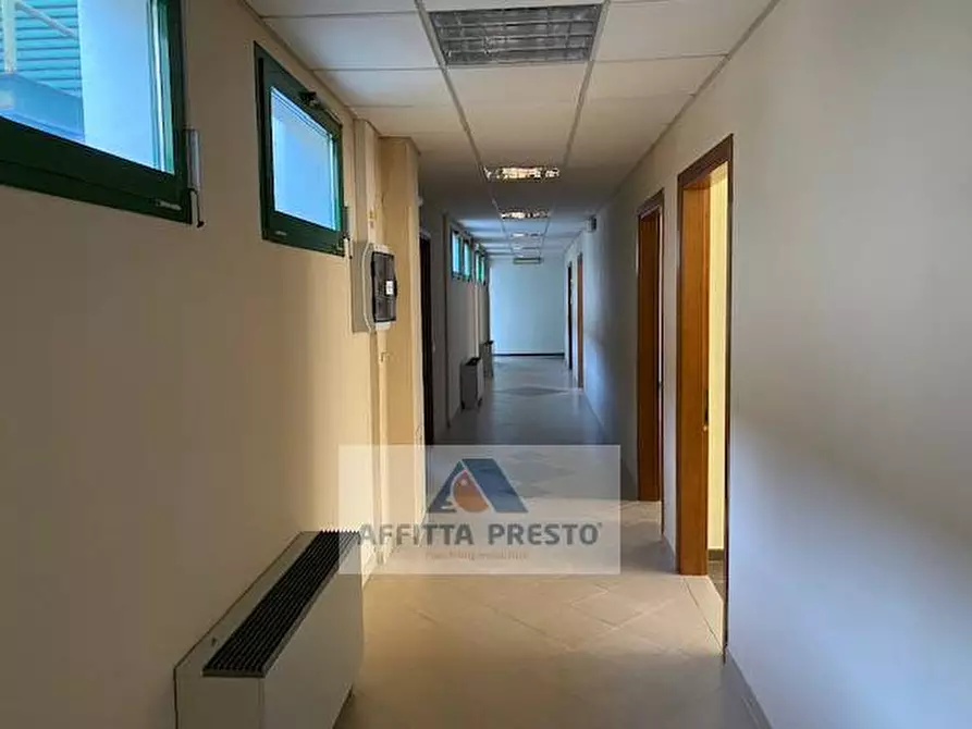 Immagine 8 di Ufficio in affitto  a Empoli