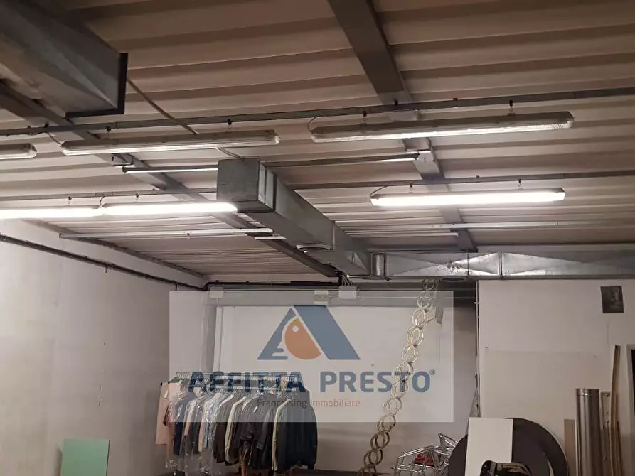 Immagine 10 di Laboratorio in affitto  a Vinci