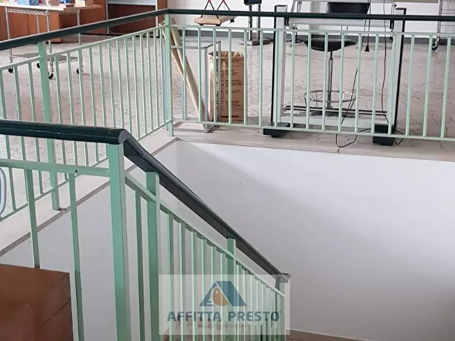 Immagine 12 di Laboratorio in affitto  a Vinci