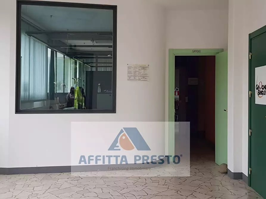 Immagine 13 di Laboratorio in affitto  a Vinci