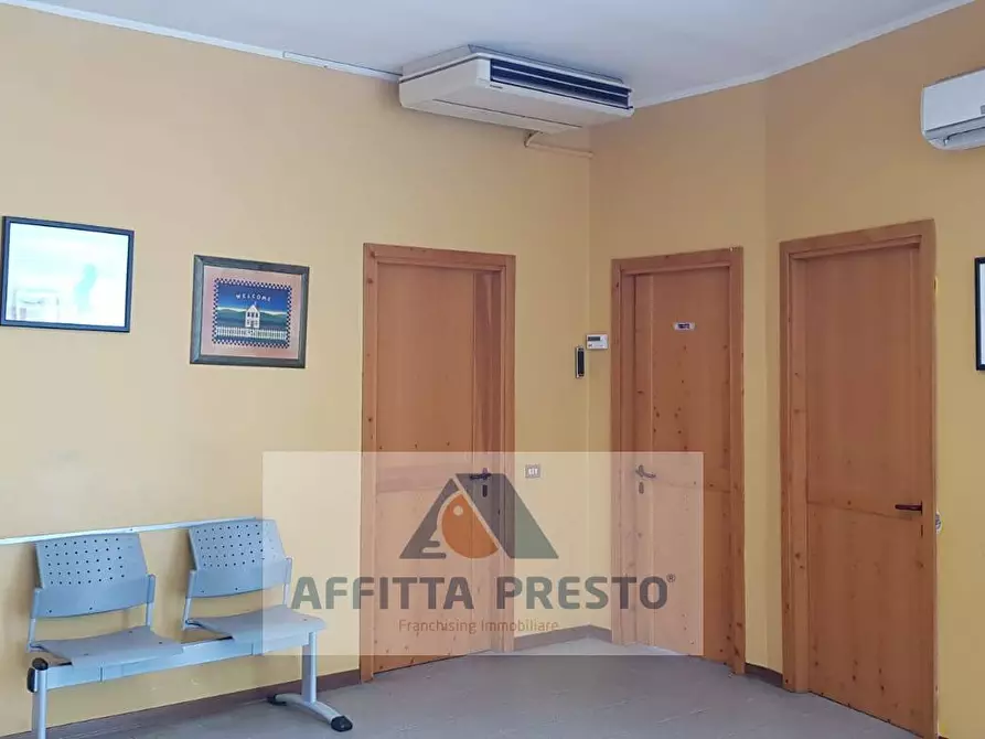 Immagine 7 di Ufficio in affitto  a San Miniato