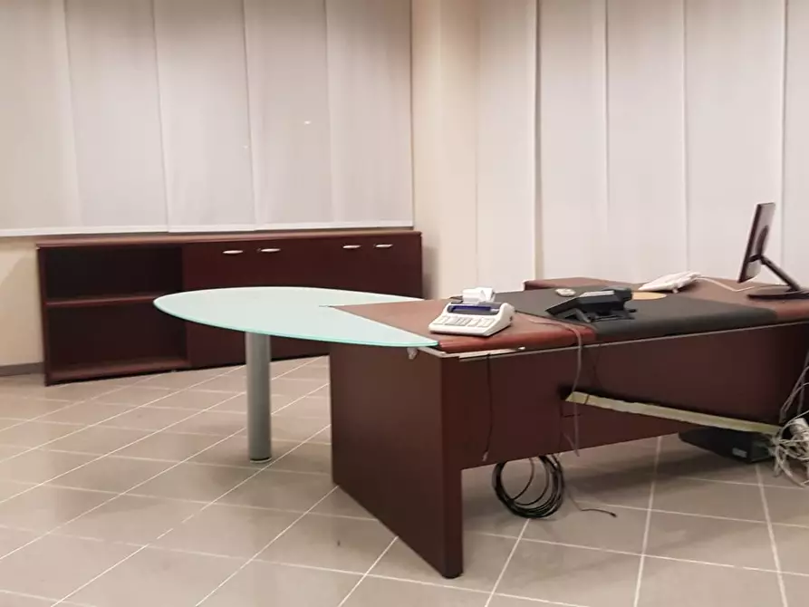 Immagine 6 di Attività commerciale in affitto  a Empoli