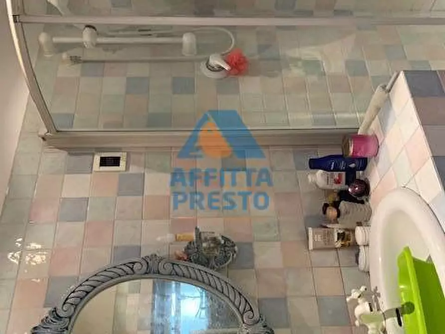 Immagine 5 di Appartamento in affitto  a Capraia E Limite