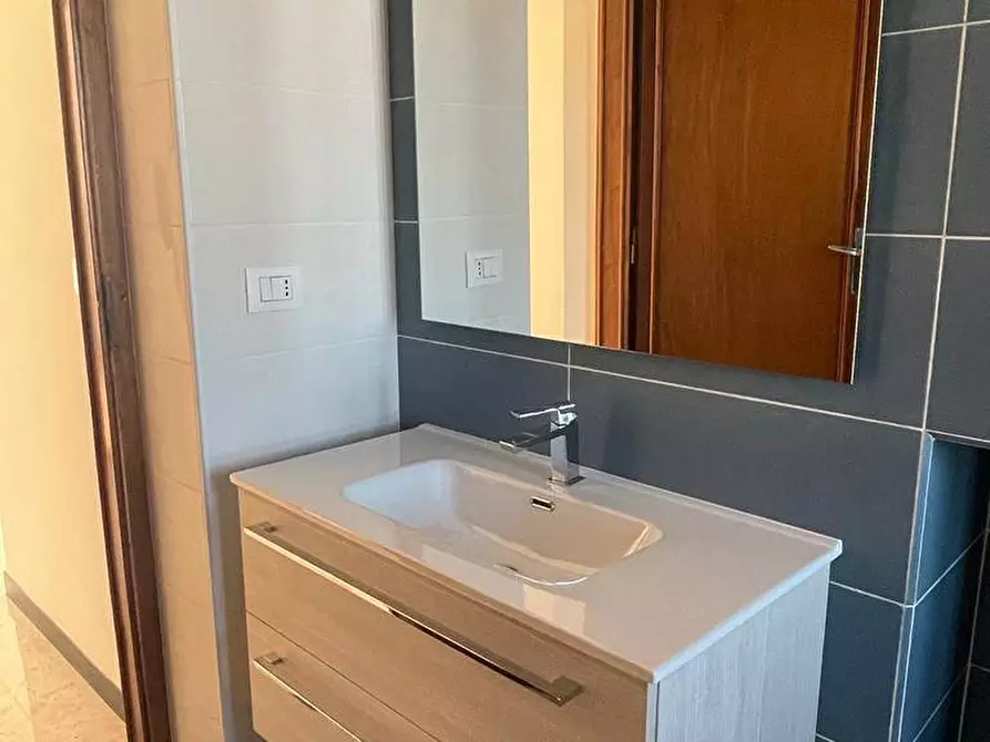 Immagine 18 di Appartamento in vendita  in zona centrale a Chivasso