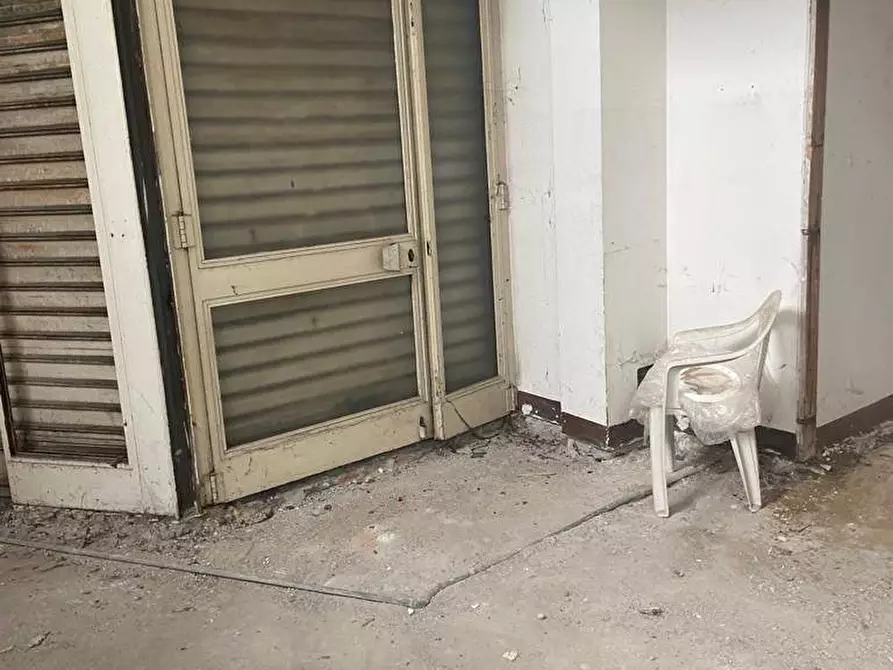 Immagine 5 di Negozio in affitto  a Busto Arsizio