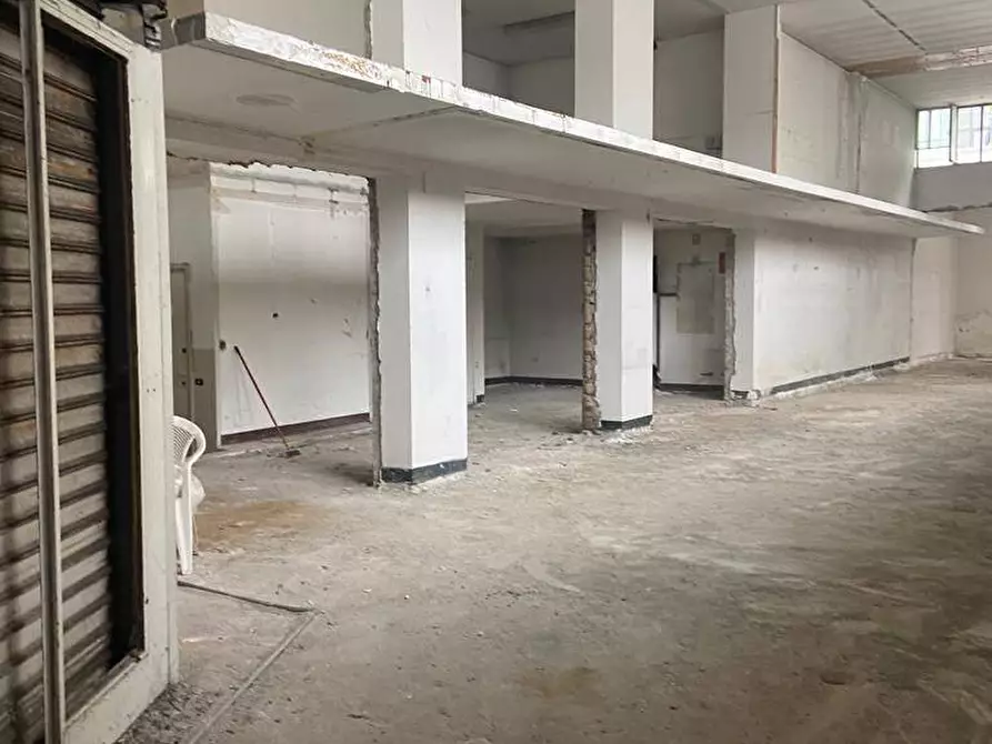 Immagine 8 di Negozio in affitto  a Busto Arsizio