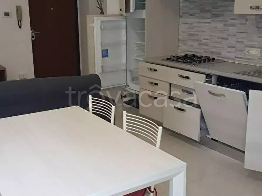 Immagine 1 di Camera in affitto  in piazza castagnete a Castellanza