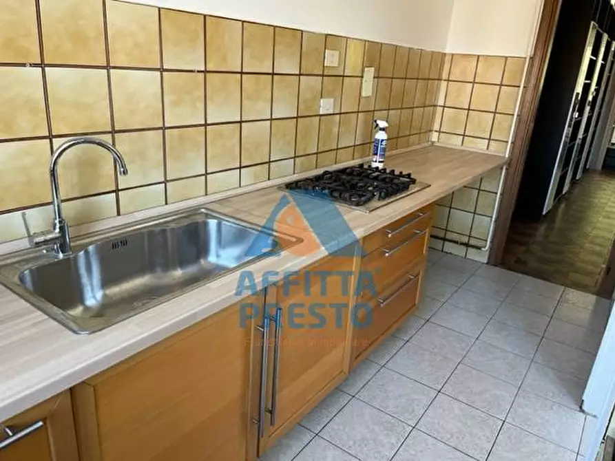 Immagine 2 di Camera in affitto  a Empoli