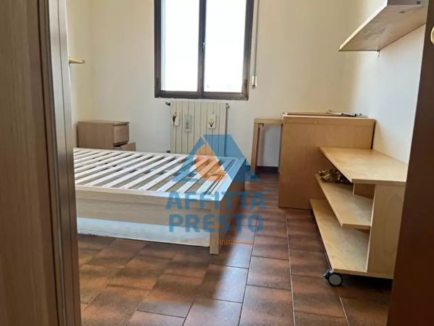 Immagine 17 di Camera in affitto  a Empoli