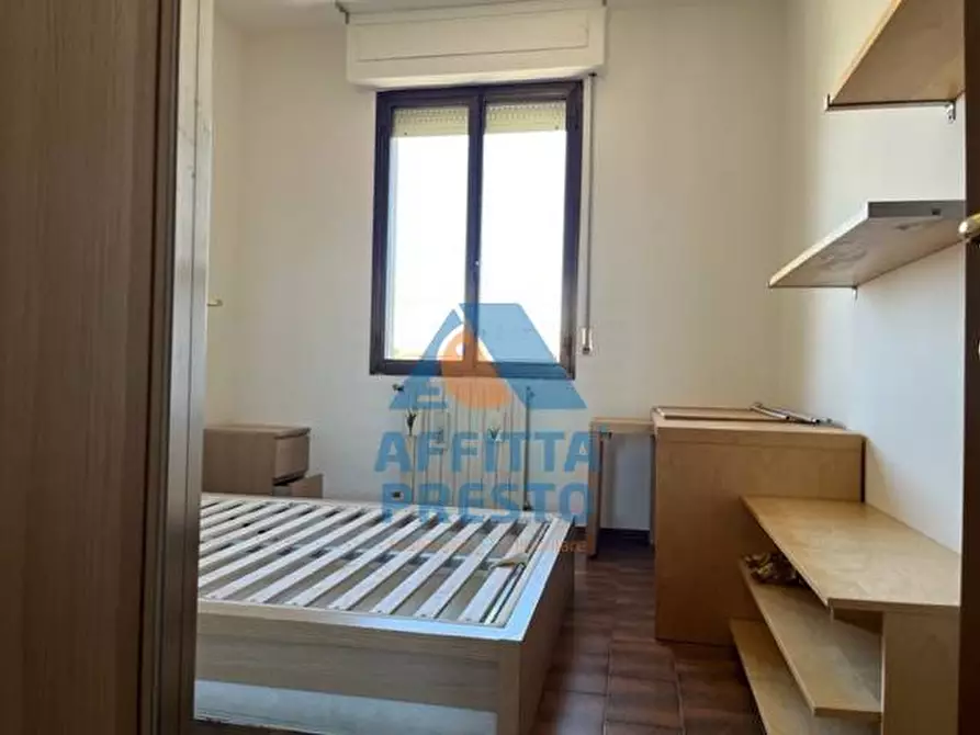 Immagine 18 di Camera in affitto  a Empoli