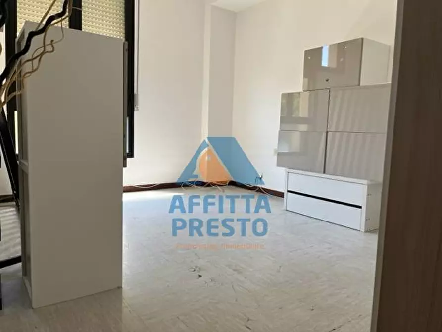 Immagine 21 di Camera in affitto  a Empoli