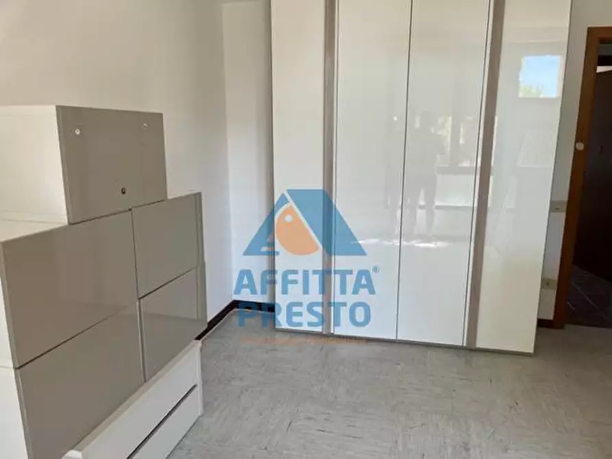 Immagine 23 di Camera in affitto  a Empoli