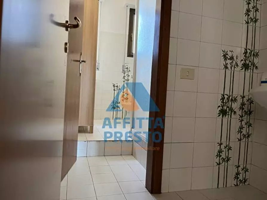 Immagine 26 di Camera in affitto  a Empoli