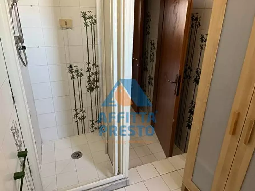 Immagine 27 di Camera in affitto  a Empoli