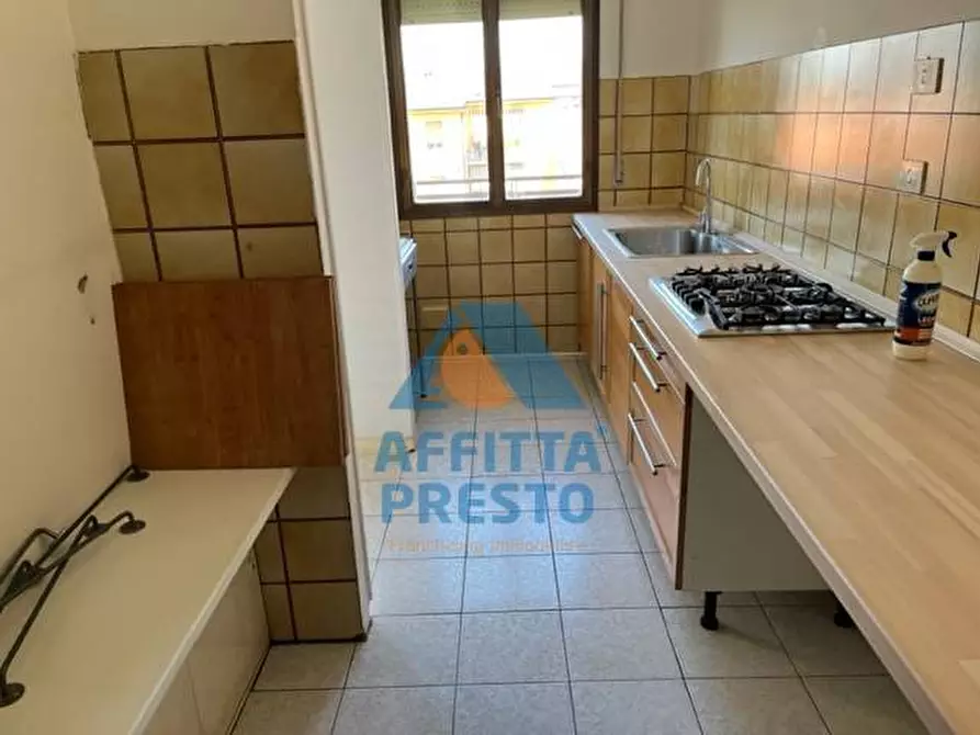 Immagine 3 di Camera in affitto  a Empoli