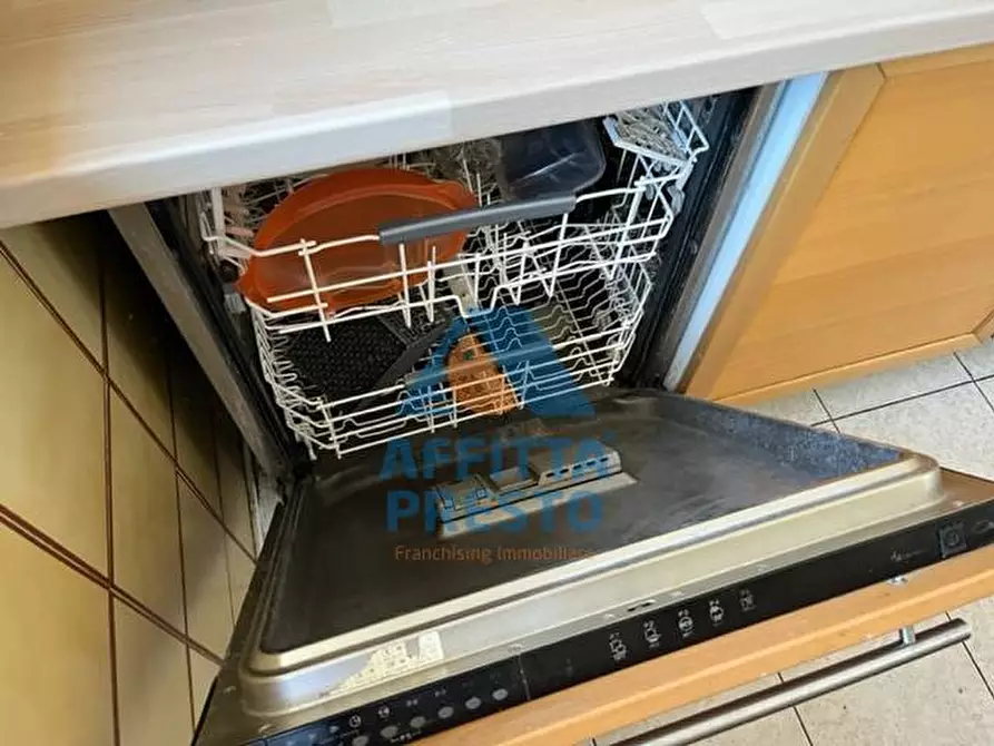 Immagine 6 di Camera in affitto  a Empoli