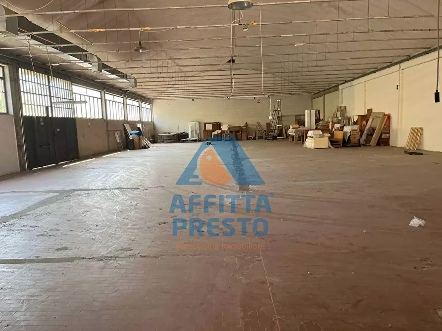 Immagine 2 di Capannone industriale in affitto  a Vinci