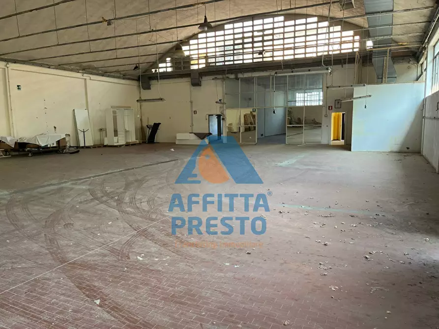 Immagine 3 di Capannone industriale in affitto  a Vinci