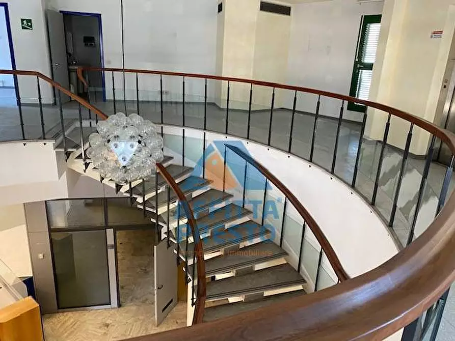 Immagine 22 di Ufficio in affitto  a Empoli