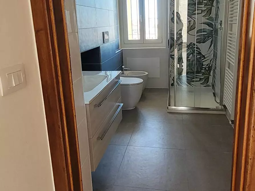 Immagine 21 di Appartamento in vendita  in zona centrale a Chivasso