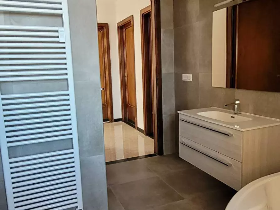 Immagine 13 di Appartamento in vendita  in zona centrale a Chivasso