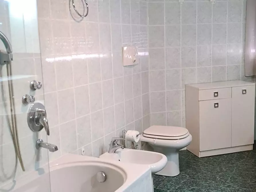 Immagine 8 di Appartamento in affitto  in via mentana a Busto Arsizio