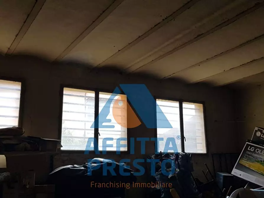 Immagine 5 di Magazzino in vendita  a Empoli