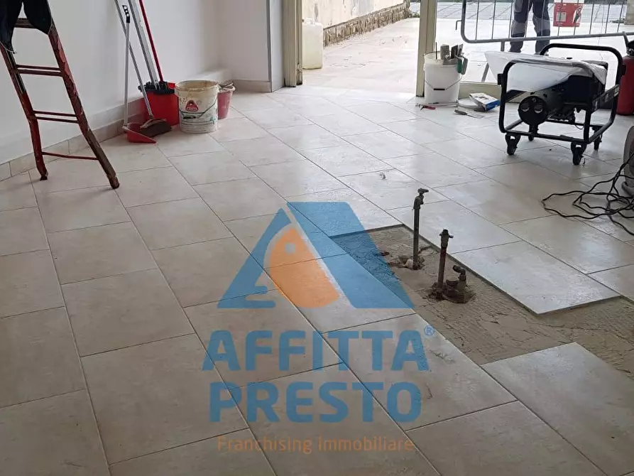 Immagine 1 di Attività commerciale in affitto  a Empoli