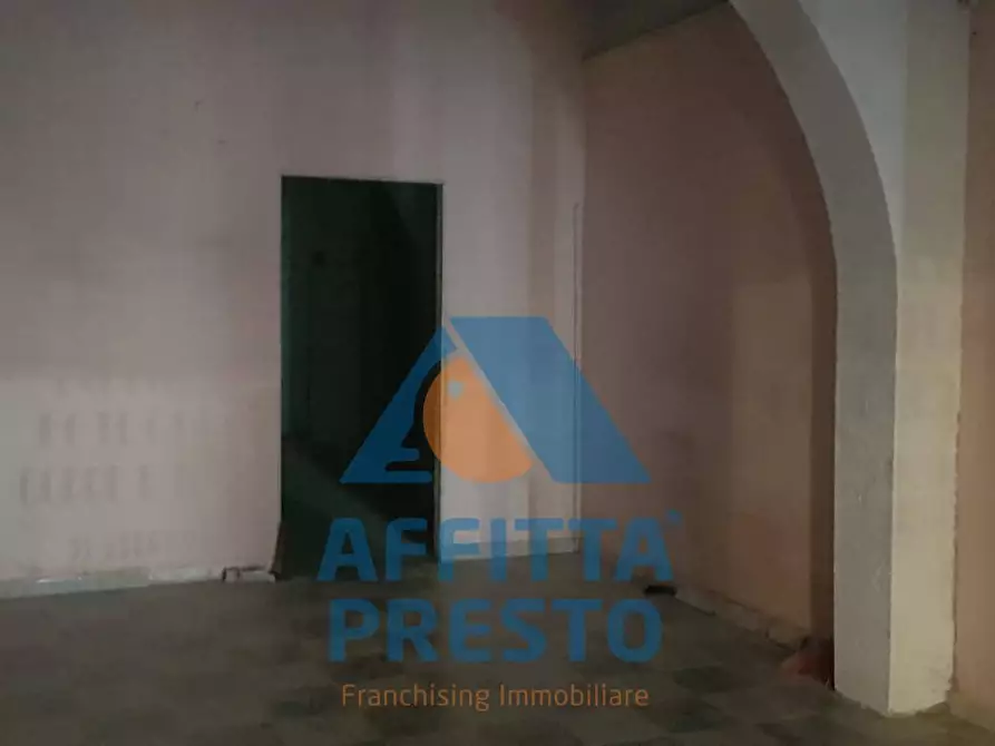 Immagine 6 di Negozio in affitto  a Empoli