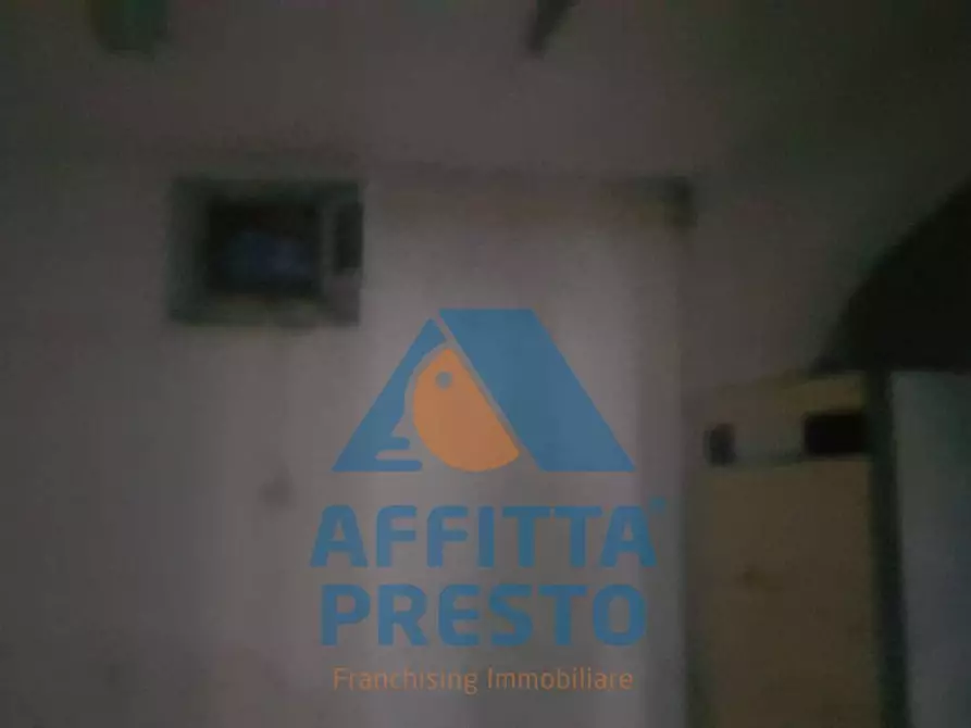 Immagine 5 di Negozio in affitto  a Empoli