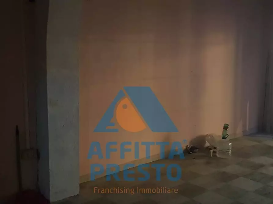 Immagine 3 di Negozio in affitto  a Empoli