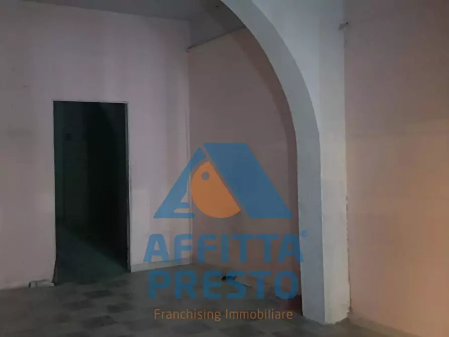 Immagine 8 di Negozio in affitto  a Empoli