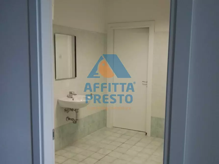 Immagine 10 di Capannone industriale in affitto  a Santa Croce Sull'arno