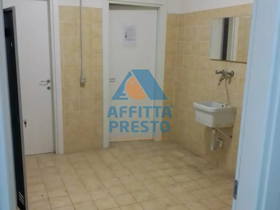 Immagine 6 di Capannone industriale in affitto  a Santa Croce Sull'arno